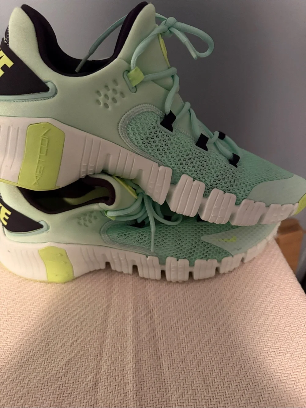 Nike Men’s Mint Foam Ghost Green White Like New Sz 15 CT 3886-300